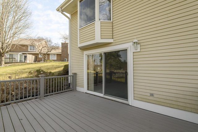 118 Harrogate DRIVE, Waukesha, WI 53188