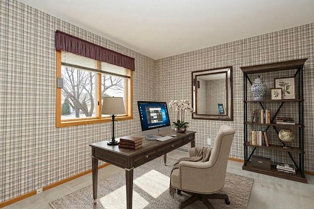 118 Harrogate DRIVE, Waukesha, WI 53188