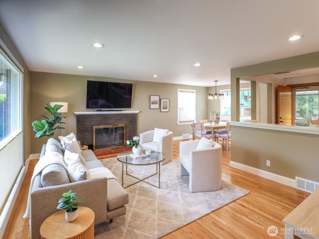 3248 NW Market Street, Seattle, WA 98107