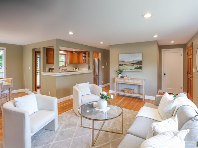 3248 NW Market Street, Seattle, WA 98107