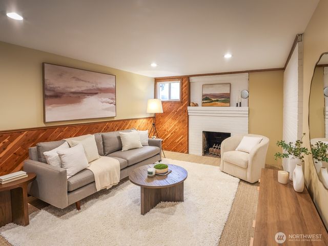 3248 NW Market Street, Seattle, WA 98107