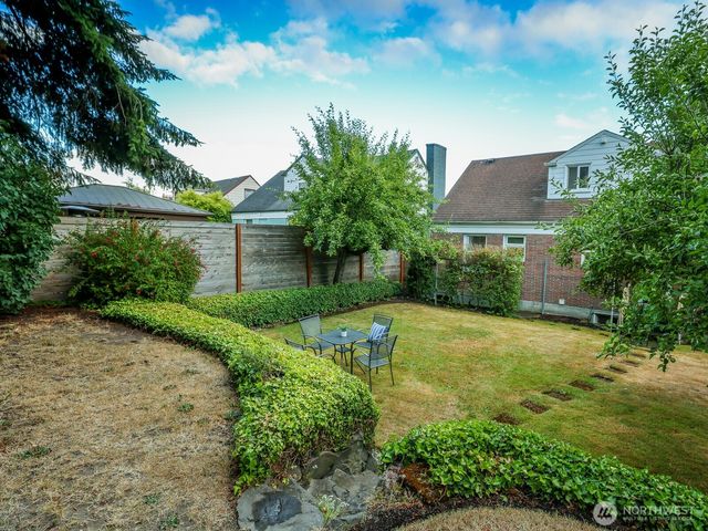 3248 NW Market Street, Seattle, WA 98107