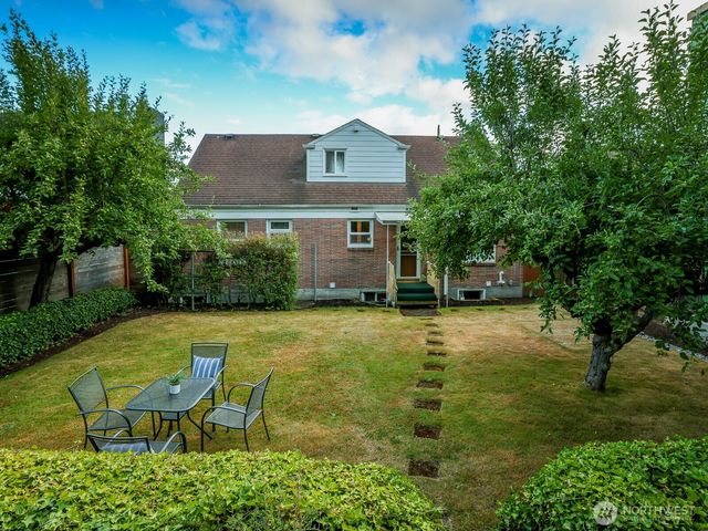 3248 NW Market Street, Seattle, WA 98107