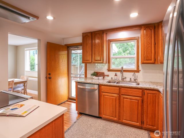3248 NW Market Street, Seattle, WA 98107
