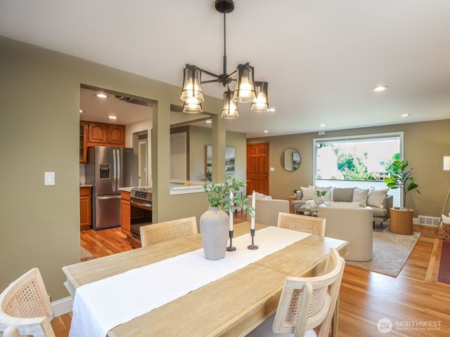 3248 NW Market Street, Seattle, WA 98107