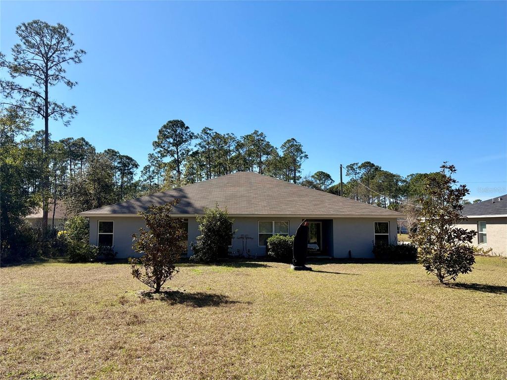 Image 7 of property listing at 129 WELLWOOD LANE, Palm Coast, FL 32164