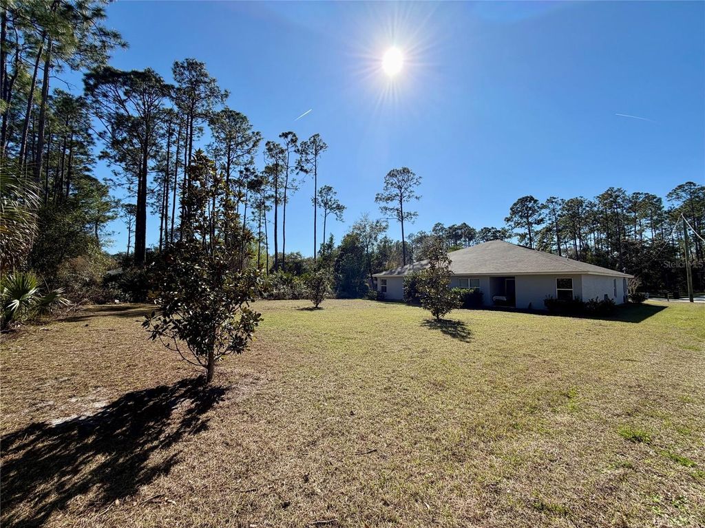 Image 10 of property listing at 129 WELLWOOD LANE, Palm Coast, FL 32164