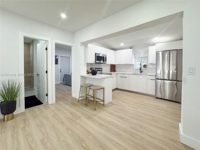 2255 NW 60th St, Miami, FL 33142