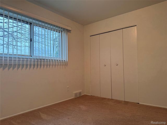 30055 Boewe Drive, Warren, MI 48092