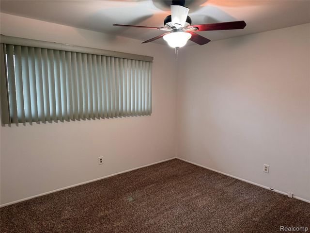 30055 Boewe Drive, Warren, MI 48092