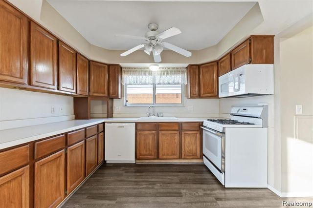 30055 Boewe Drive, Warren, MI 48092