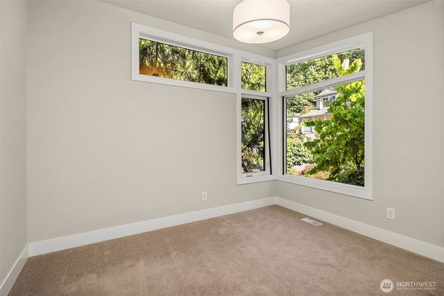 12409 68th Avenue NE, Kirkland, WA 98034