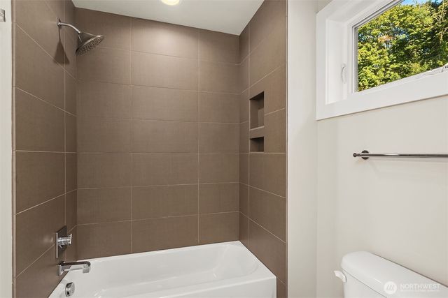 12409 68th Avenue NE, Kirkland, WA 98034