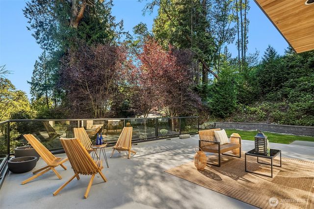 12409 68th Avenue NE, Kirkland, WA 98034