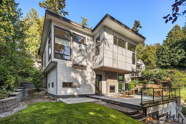 12409 68th Avenue NE, Kirkland, WA 98034