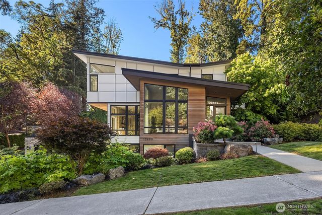 12409 68th Avenue NE, Kirkland, WA 98034