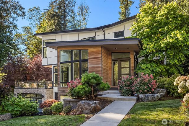 12409 68th Avenue NE, Kirkland, WA 98034
