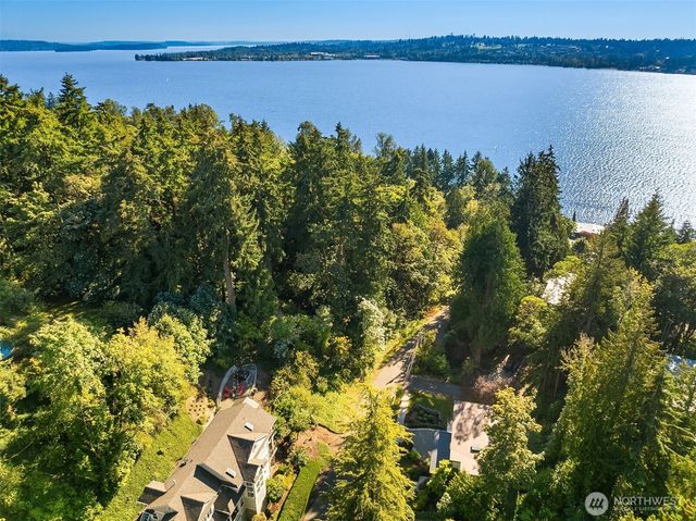 12409 68th Avenue NE, Kirkland, WA 98034