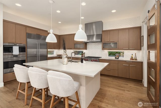 12409 68th Avenue NE, Kirkland, WA 98034