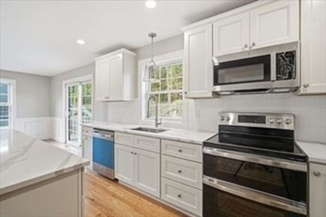 23 High Bluff, Belchertown, MA 01007