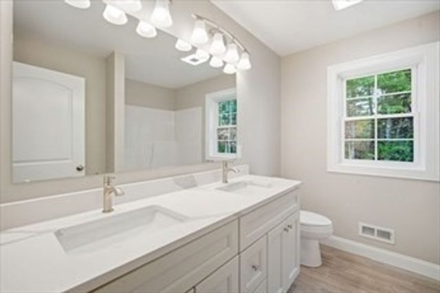 23 High Bluff, Belchertown, MA 01007