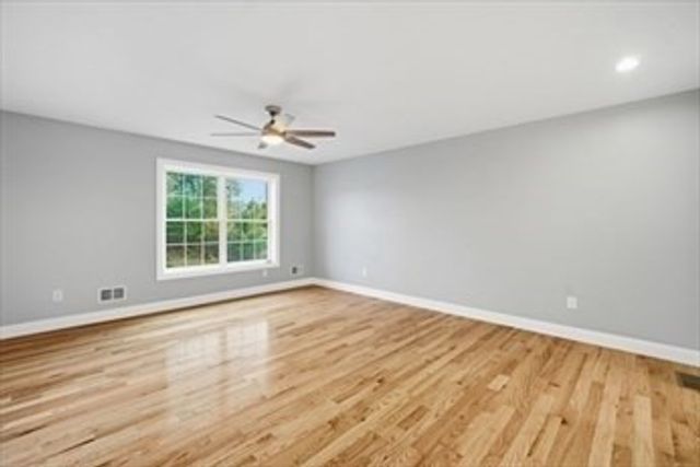 23 High Bluff, Belchertown, MA 01007
