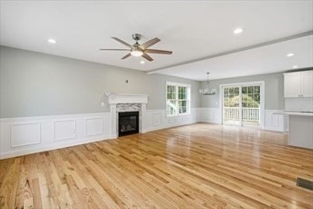 23 High Bluff, Belchertown, MA 01007