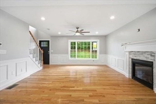 23 High Bluff, Belchertown, MA 01007