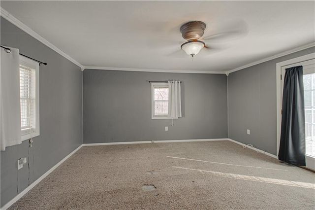 427 N Fairview Avenue, Liberty, MO 64068