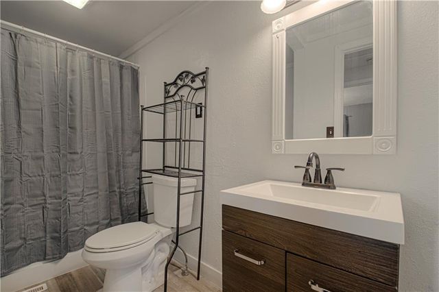 427 N Fairview Avenue, Liberty, MO 64068