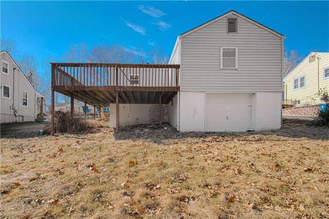 427 N Fairview Avenue, Liberty, MO 64068