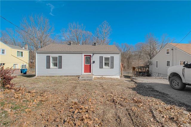 427 N Fairview Avenue, Liberty, MO 64068