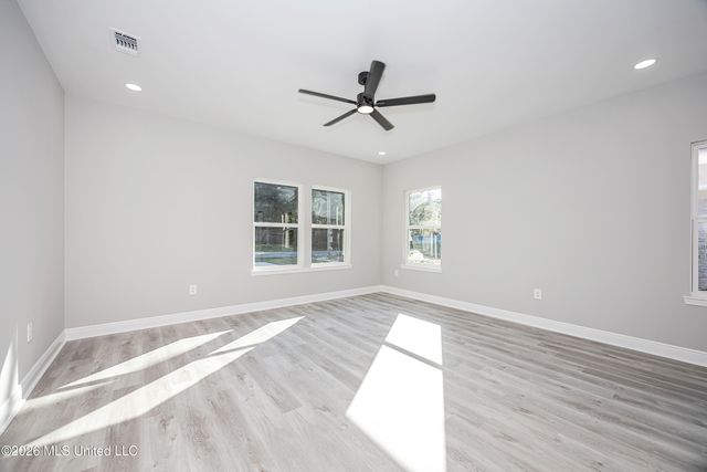 624 Oak Street, Ocean Springs, MS 39564