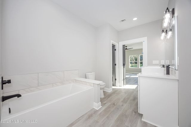624 Oak Street, Ocean Springs, MS 39564