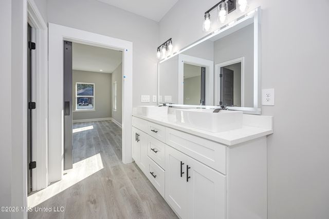 624 Oak Street, Ocean Springs, MS 39564