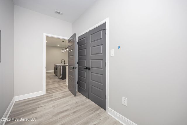 624 Oak Street, Ocean Springs, MS 39564
