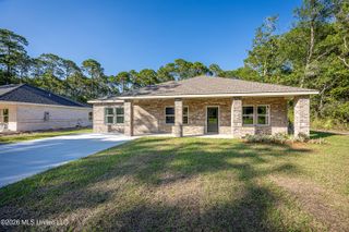 624 Oak Street, Ocean Springs, MS 39564