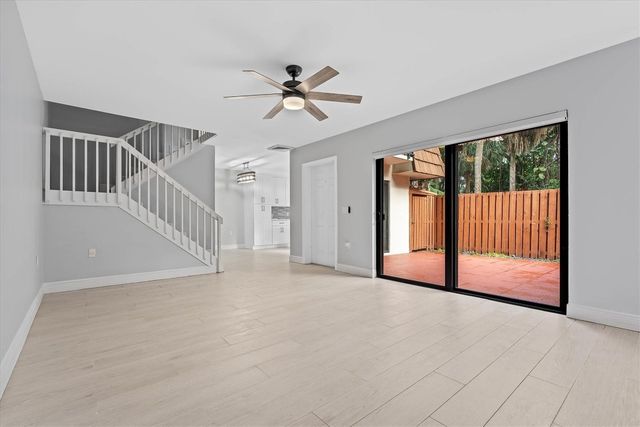 9156 SW 23rd Street D, Davie, FL 33324