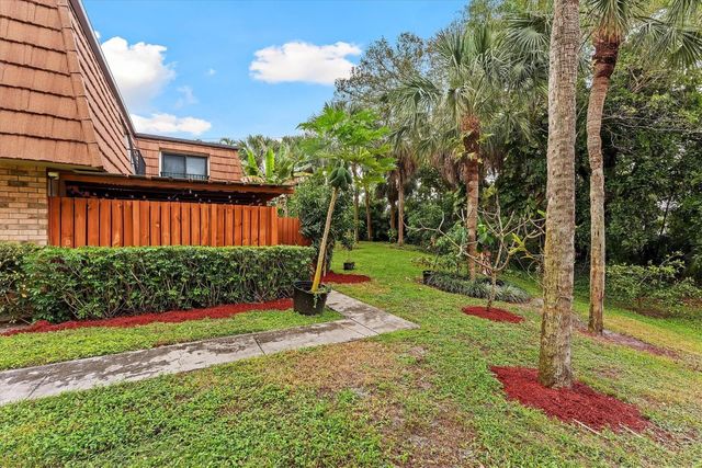 9156 SW 23rd Street D, Davie, FL 33324