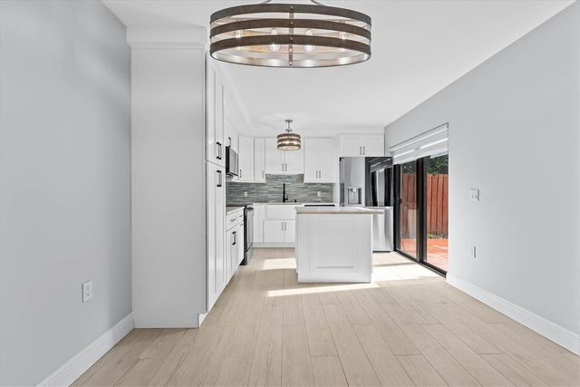 9156 SW 23rd Street D, Davie, FL 33324