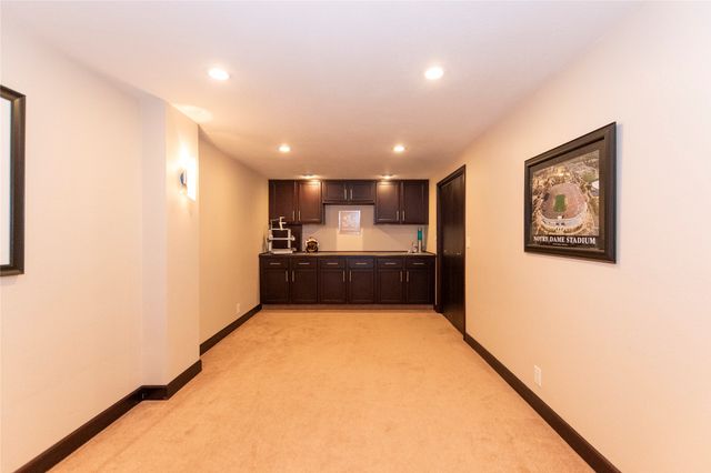 137 28th Court, West Des Moines, IA 50265