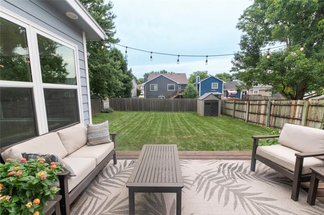 137 28th Court, West Des Moines, IA 50265