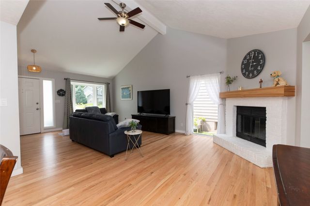 137 28th Court, West Des Moines, IA 50265