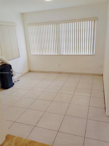 717 NE 10th Ave 1-2, Hallandale Beach, FL 33009