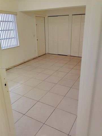 717 NE 10th Ave 1-2, Hallandale Beach, FL 33009