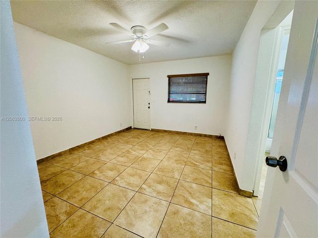 717 NE 10th Ave 1-2, Hallandale Beach, FL 33009