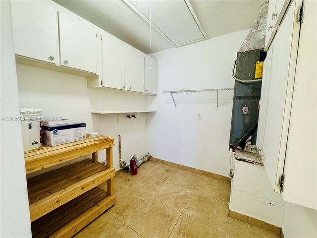 717 NE 10th Ave 1-2, Hallandale Beach, FL 33009