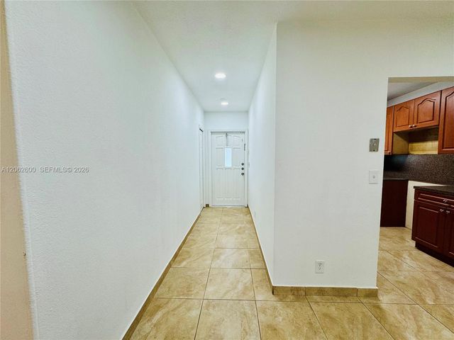 717 NE 10th Ave 1-2, Hallandale Beach, FL 33009