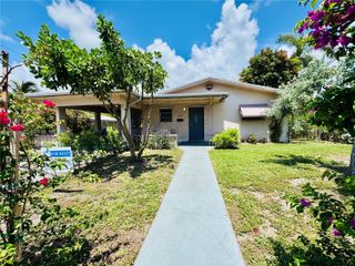 717 NE 10th Ave 1-2, Hallandale Beach, FL 33009