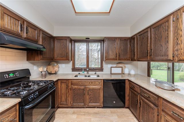 984 Meadowlark Lane, Medina, OH 44256